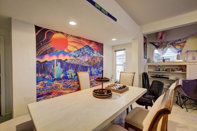 Building Photo - Huge U.W. Home Now Renting for September 2026