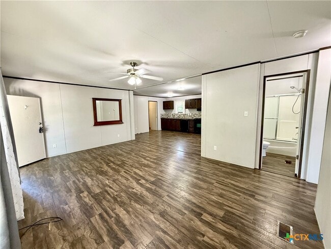 Building Photo - 159 Deer Ln