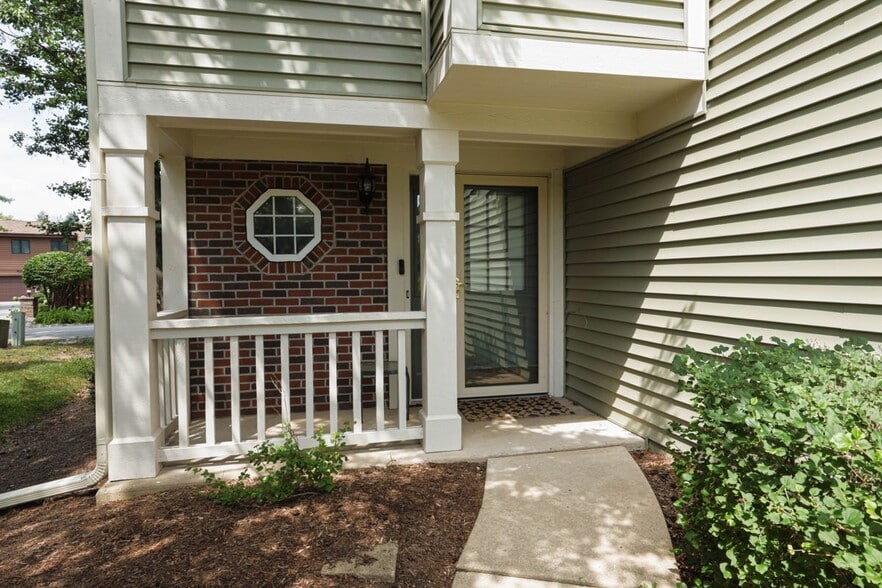 Building Photo - 1049 Talbots Ln