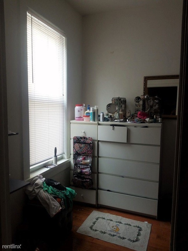 Building Photo - 2 br, 1 bath  - 3085 32nd St