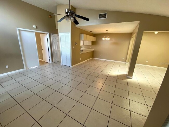 Building Photo - 755 Golden Sunshine Cir