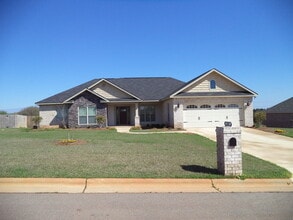 Building Photo - Legacy Farms