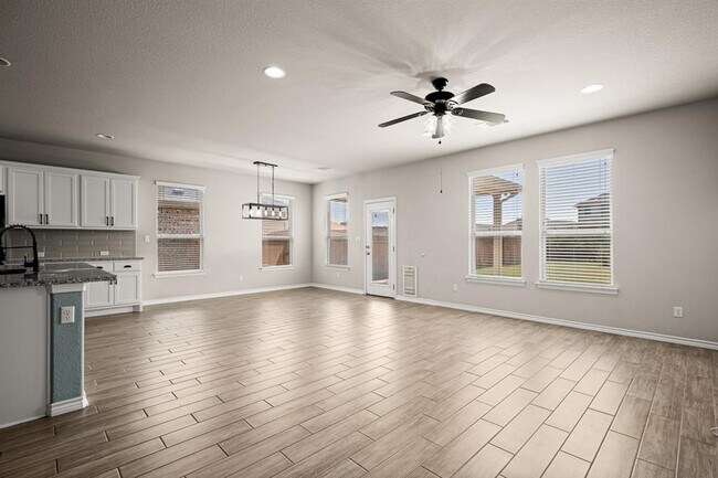 Building Photo - 5417 Vanner Path