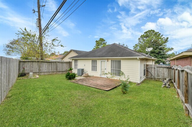 Building Photo - 12411 Westwold Dr