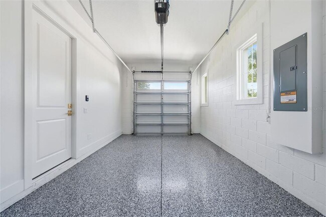 Building Photo - 1605 Bryn Mawr St