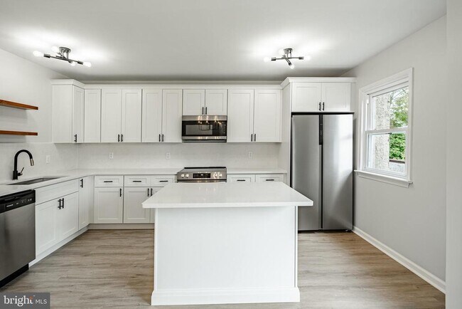 Building Photo - 61 Pennsylvania Ave