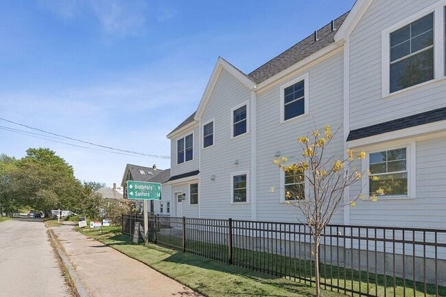 Building Photo - 2 Hoxton Ln