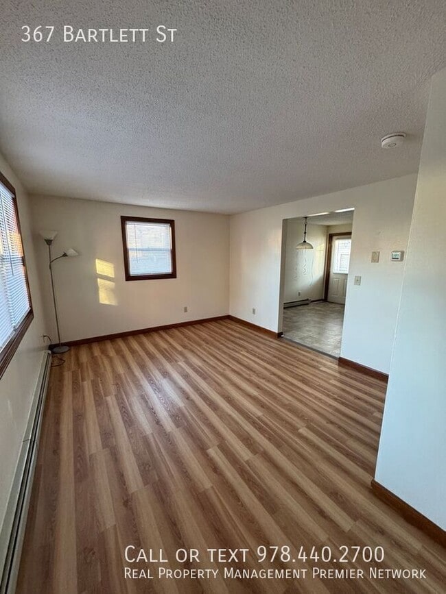 Building Photo - 367 Bartlett St