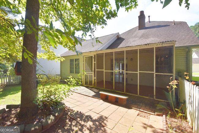 Building Photo - 571 N Fairfield Dr