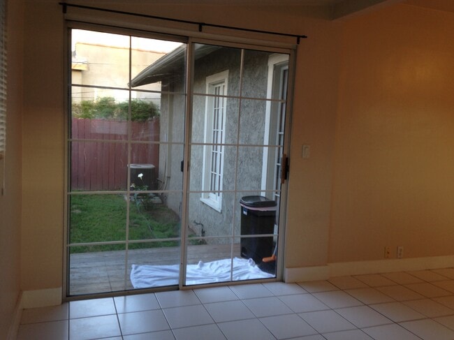 Building Photo - 1803 Orchard Ave