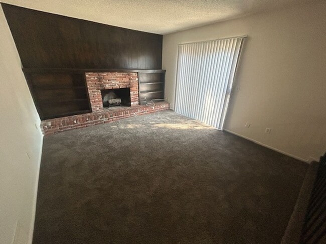 Building Photo - Clean 3 Bedroom, 2 Bathroom Affordable Hom...