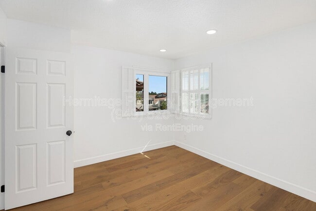 Building Photo - 28142 Ambar