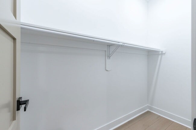 Building Photo - 609 S Orianna St