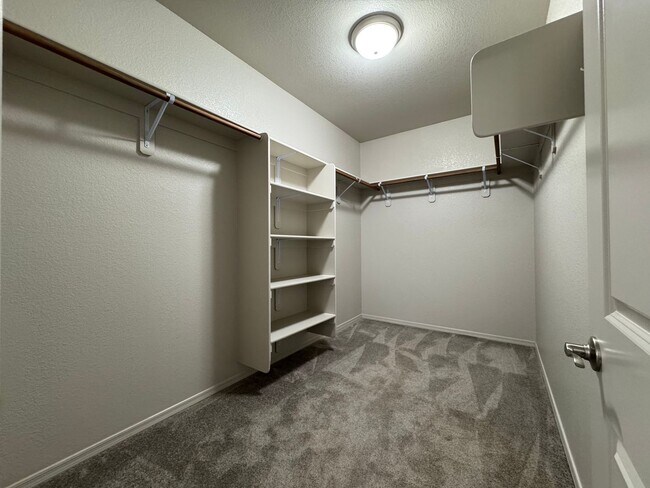 Building Photo - 4BR/2.5BA/2CG, 2057 sq.ft. rental with DOG RUN in Sierra Vista, AZ