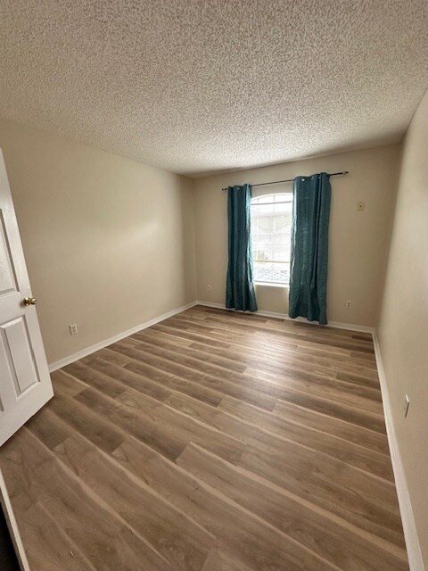 Building Photo - 1645 Anna Catherine Dr
