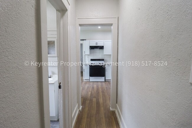 Building Photo - N Rosedale Ave Triplex