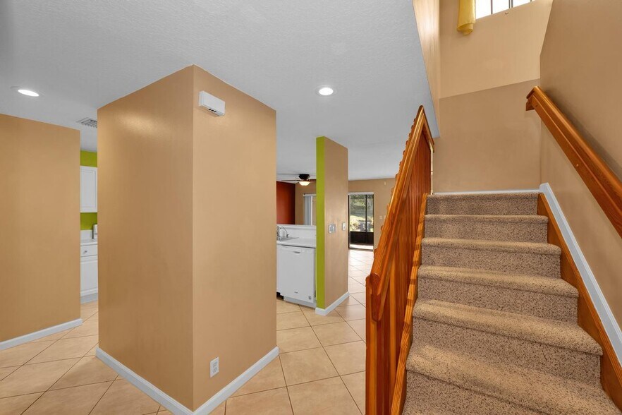 Building Photo - 9620 Alcazar Ln