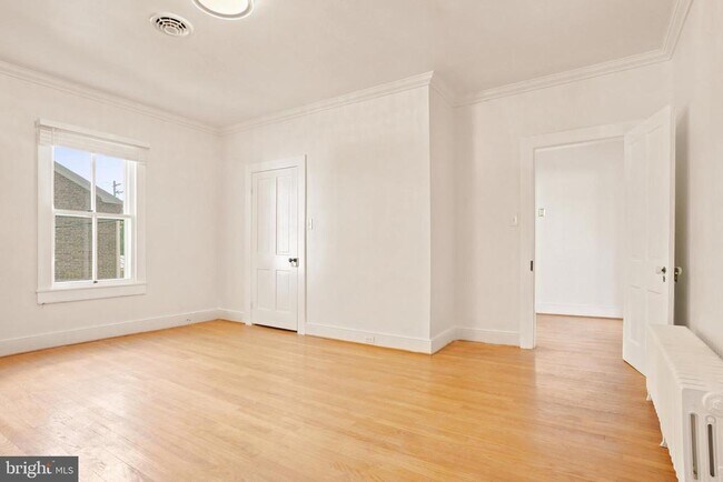 Building Photo - 209 N Washington St