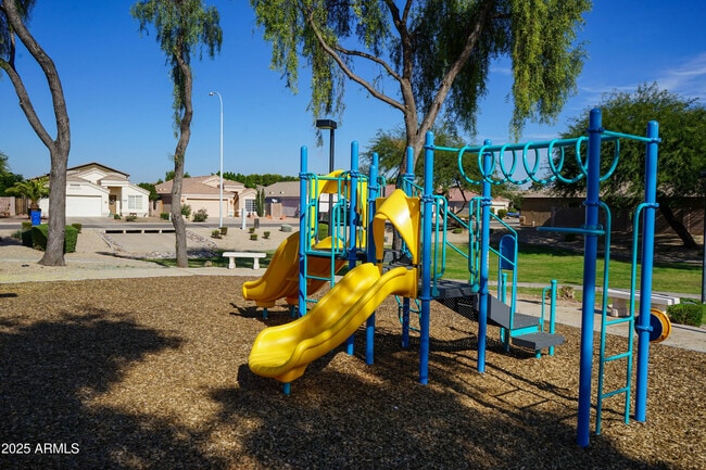 Building Photo - 898 E Monterey St