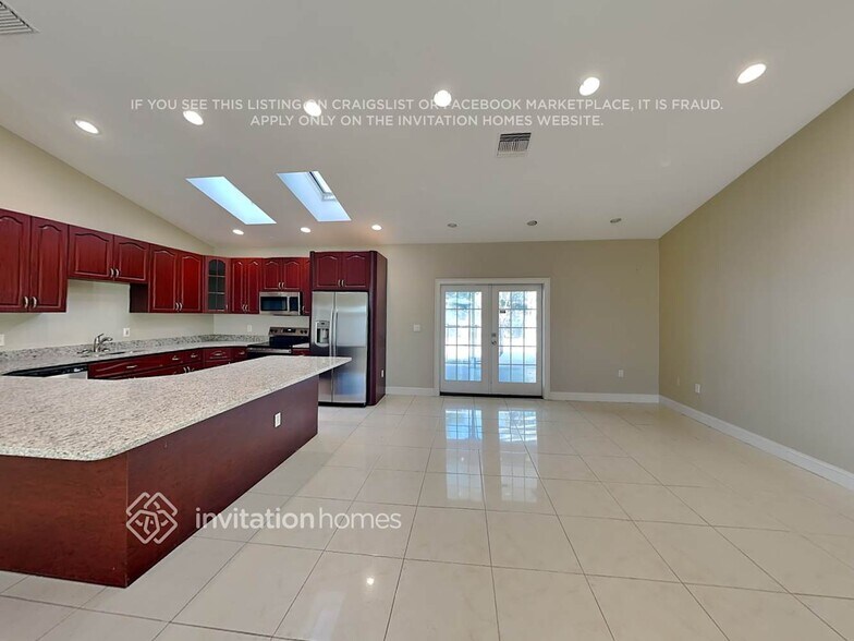 Building Photo - 2202 Curtis Dr N