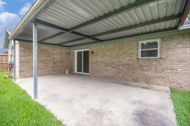 Building Photo - 2801 Westbury Ln