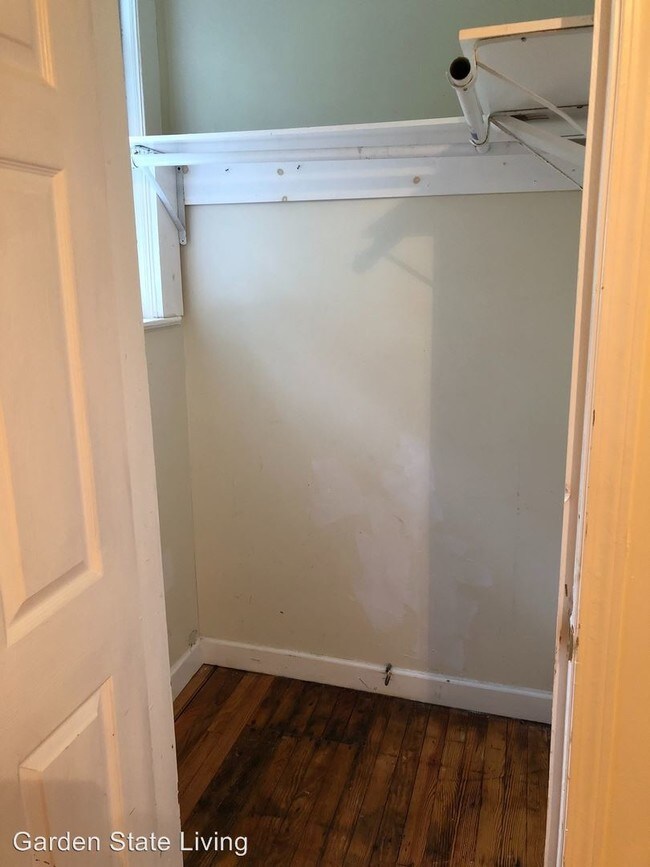 Building Photo - 64 Cedar Ave