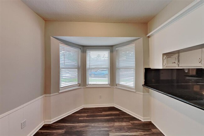 Building Photo - 15114 Stillcreek Dr
