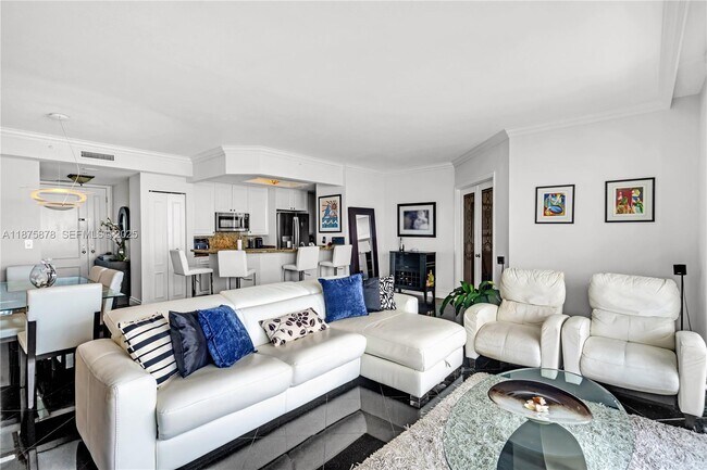 Building Photo - 848 Brickell Key Dr