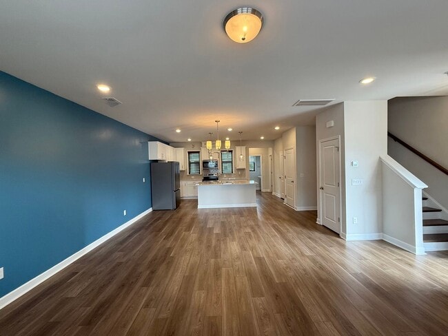 Building Photo - Move In Ready Townhome in Marshview Commons