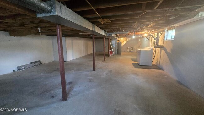 Building Photo - 8 Oak Leaf Ln