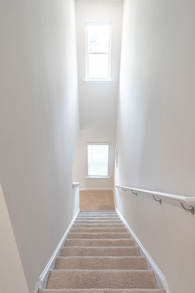 Building Photo - 207 Maddox Dr