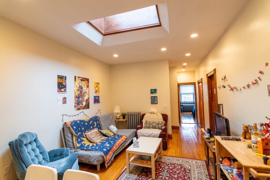 Building Photo - 21 Gibbs St