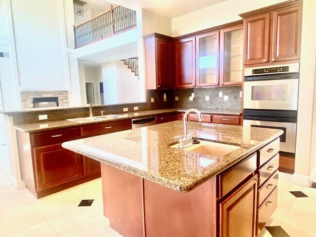 Building Photo - AVAILABLE BY 1/1/26 - ELEGANT AND SPACIOUS 4 BED, 4 BATH 2 STORY HOME WITH VIEWS OF EL DORADO HILLS