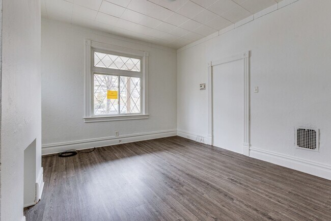 Building Photo - Available APRIL 2026 - Spacious 3 Bedroom Apartment in the Heart of Mt Oliver!