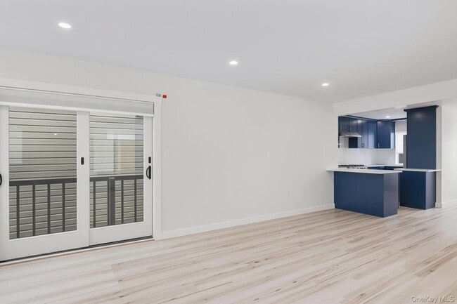 Building Photo - 19 Pine Ln