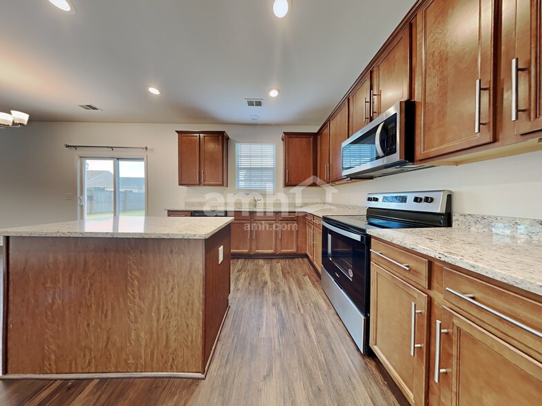 Building Photo - 1110 Friartuck Trail