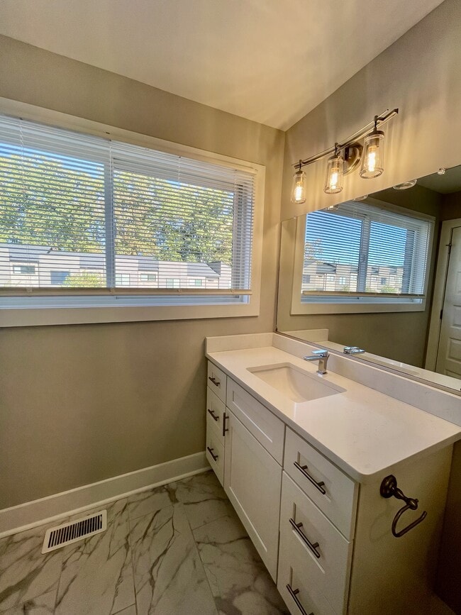 Building Photo - 47 Zentry Pl