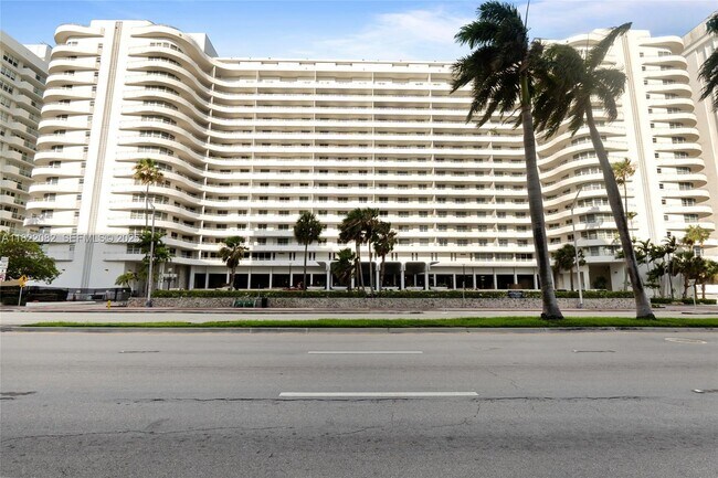 Building Photo - 5555 Collins Ave