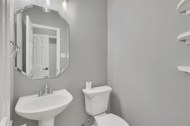 Building Photo - 6113 Farrah Dr