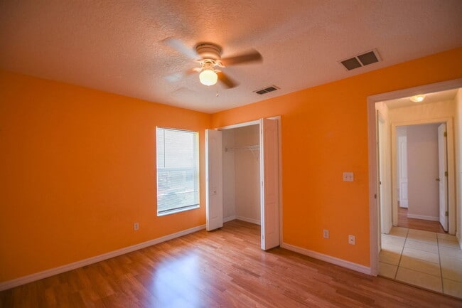Building Photo - 10438 Vista Pines Loop
