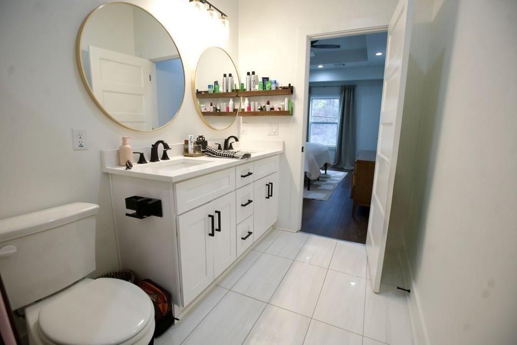 Building Photo - 1718 Line St