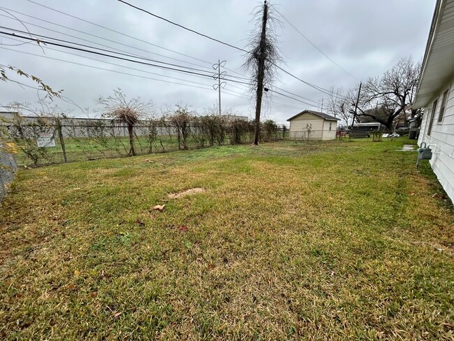 Building Photo - 12414 Ledger Ln