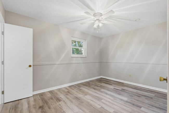 Building Photo - 7800 Temple Acres Dr