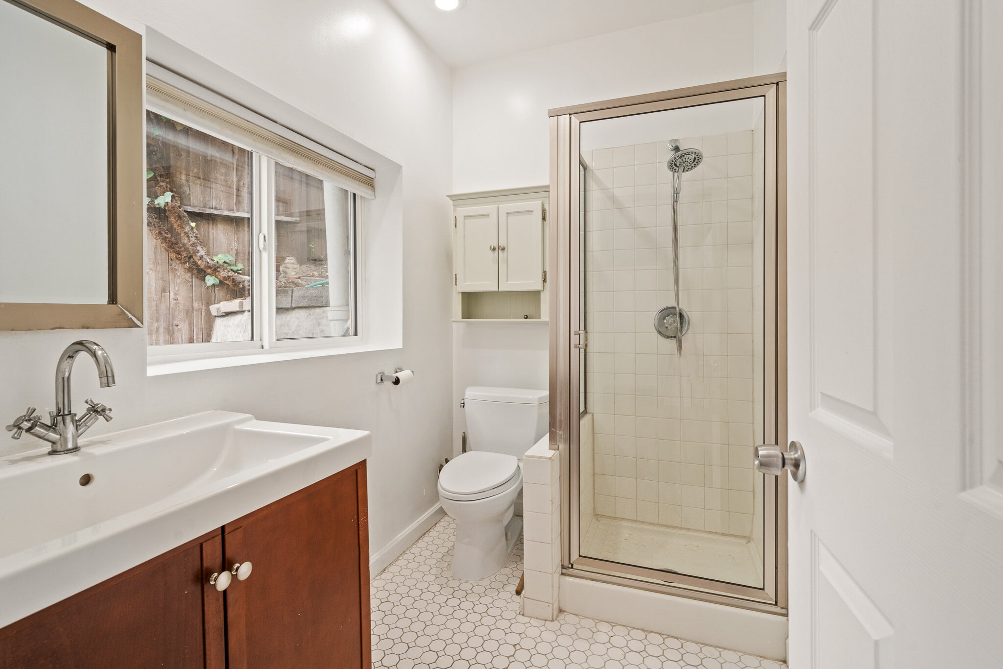 Building Photo - 1628 N Beverly Glen Blvd