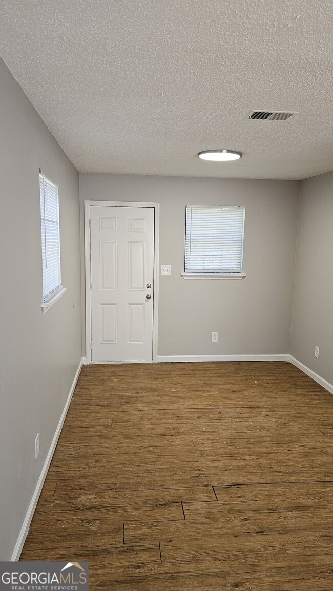 Building Photo - 403 Vienna Cir