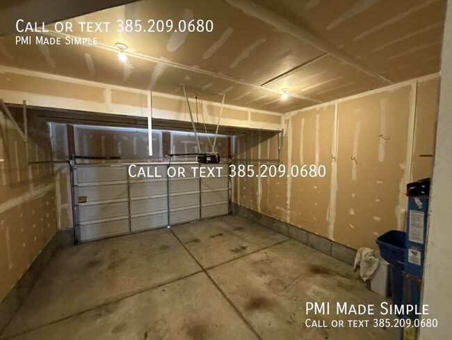 Building Photo - Huge 4BR Townhome near Trax Station | $500...