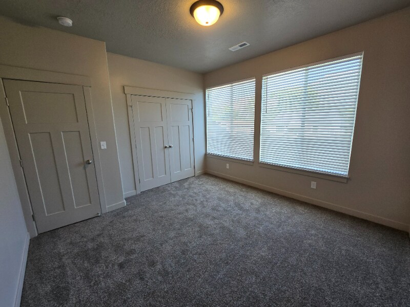 Building Photo - 3813 Ogden Ave