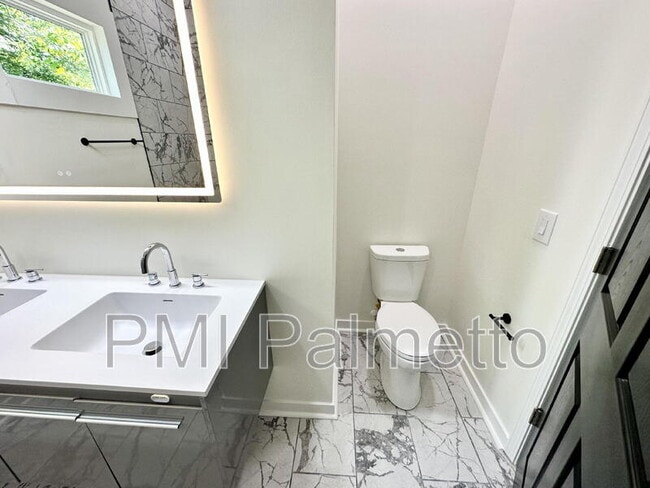 Building Photo - 1121 Zeigler St