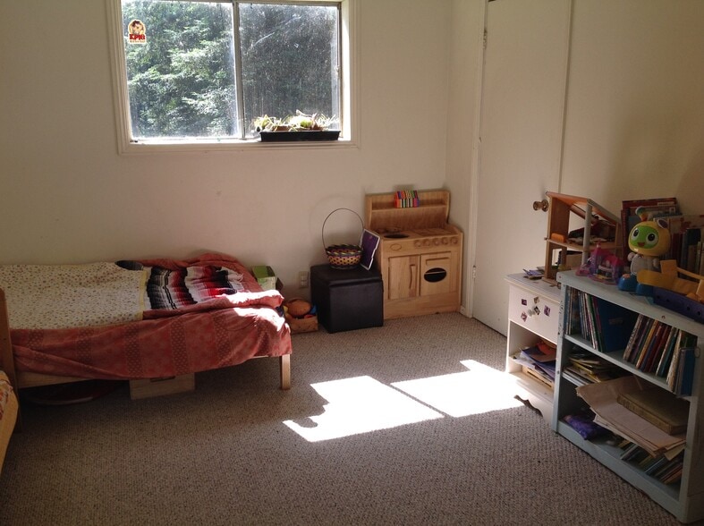 Building Photo - 10600 West Dr