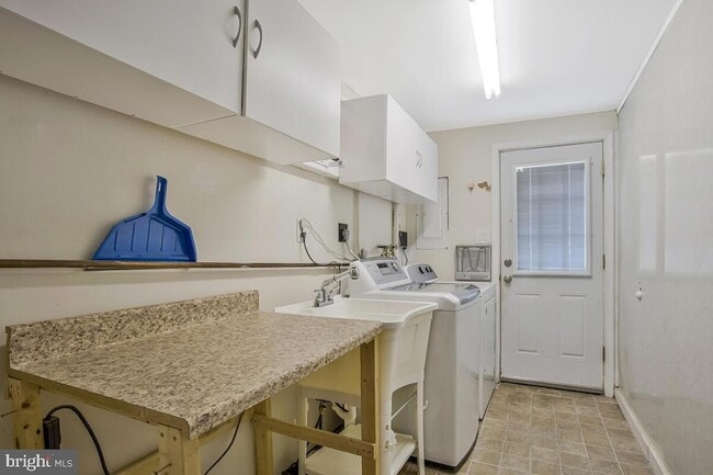 Building Photo - 1520 Marlborough Ct